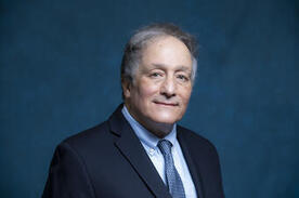 البروفيسور رافيد